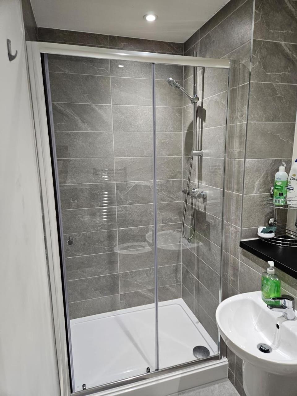 Liverpool Holiday Home Экстерьер фото