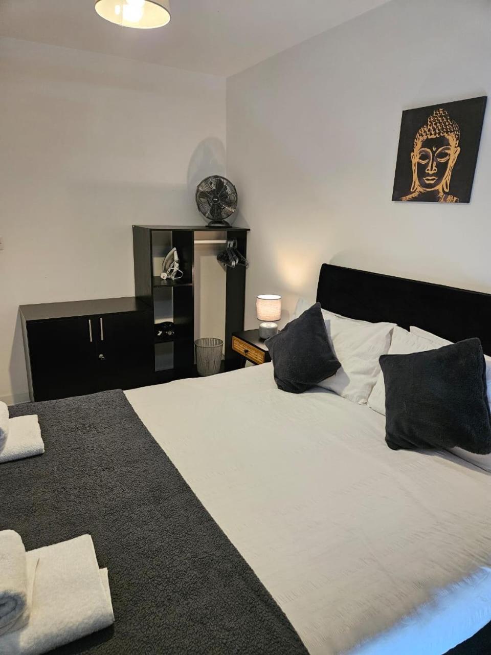 Liverpool Holiday Home Экстерьер фото